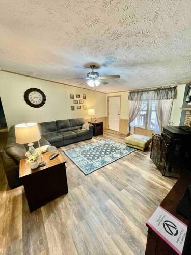 Facilities, Country views and hikes. in Rogersville (TN)