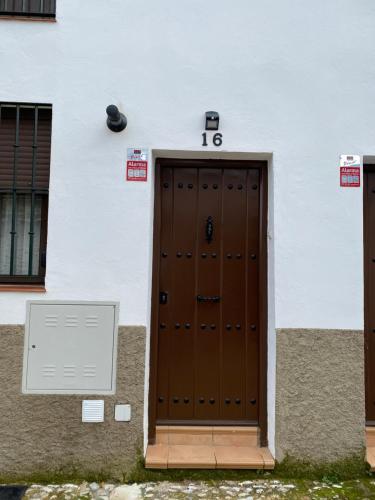 Alojamiento La Tana in Fuenteheridos