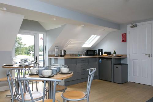 Pass the Keys Modern en-suite room in country PubRestaurant 4 Pass the Keys Modern en-suite room in country PubRestaurant 4