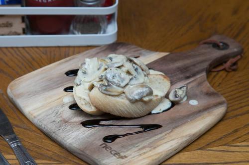 Pass the Keys Modern en-suite room in country PubRestaurant 4 Pass the Keys Modern en-suite room in country PubRestaurant 4