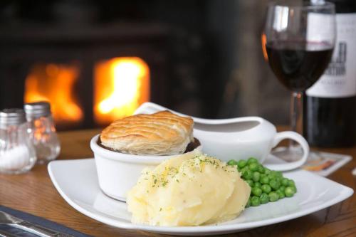 Pass the Keys Modern en-suite room in country PubRestaurant 4 Pass the Keys Modern en-suite room in country PubRestaurant 4