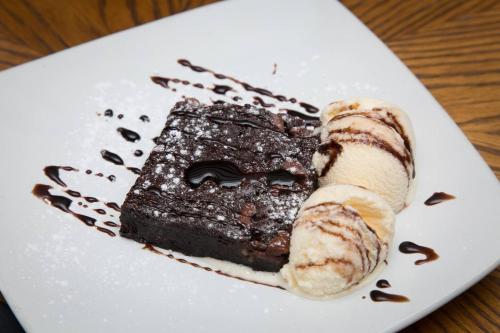 Pass the Keys Modern en-suite room in country PubRestaurant 4 Pass the Keys Modern en-suite room in country PubRestaurant 4