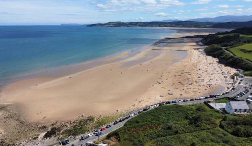 Pass the Keys Modern en-suite room in country PubRestaurant 4 Pass the Keys Modern en-suite room in country PubRestaurant 4