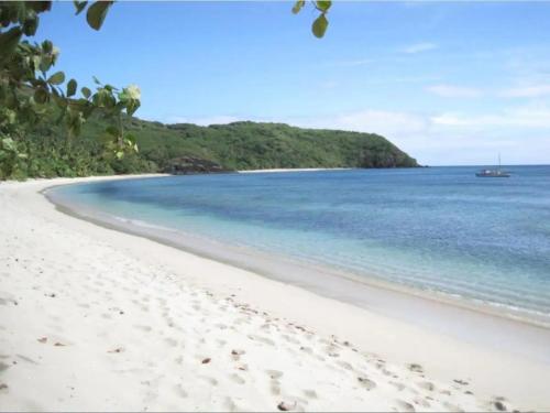 White Sandy Beach-Best Manta Snorkeling