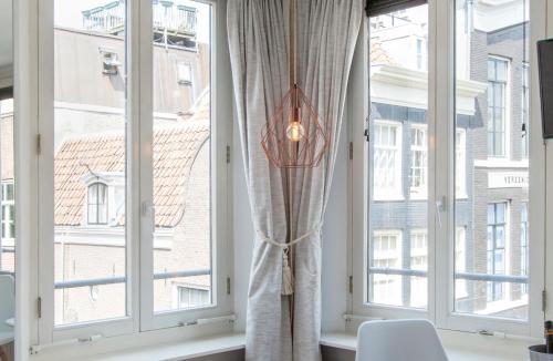 Jordaan Suite bed and bubbles, Amsterdam (photo 7)