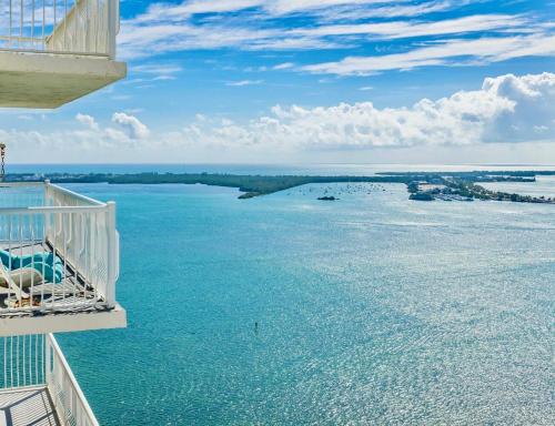 Brickell Miami Unit, Amazing view, balcony, Pool, 1 free Parking