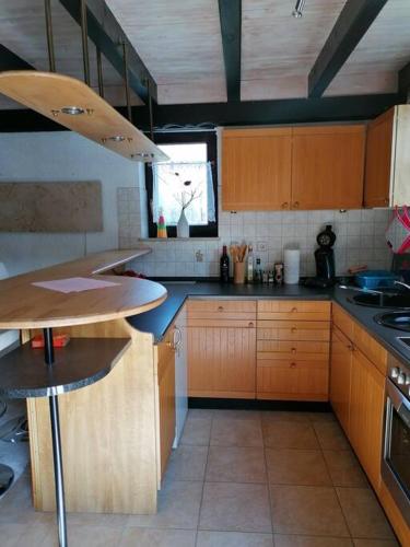 Konyha, Ferienhaus romantisches Cottage - 2 Schlafzimmer und 2 Bäder - auf historischer Hofreite (Ferienhaus romantisches Cottage - 2 Schlafzimmer und 2 Bader - auf historischer Hofreite) in Grundau