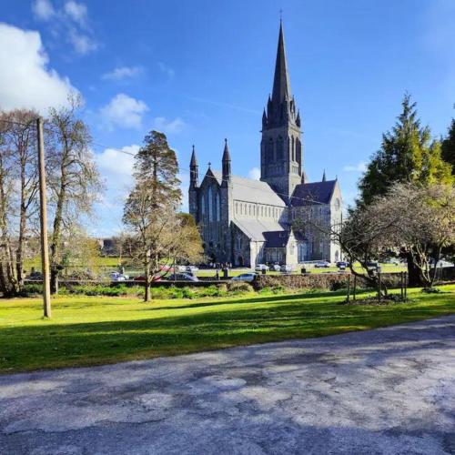 Spacious 2 bedroom apartment in Killarney