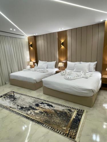 White House Pyramids view