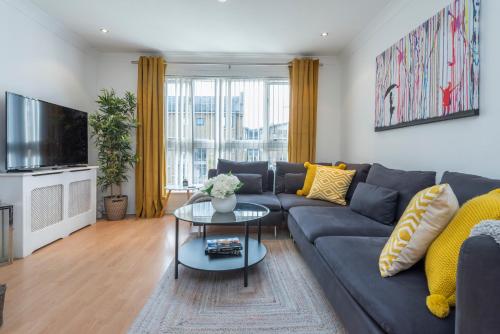 2 Bed town house with Garden in Hackney, London, Londra