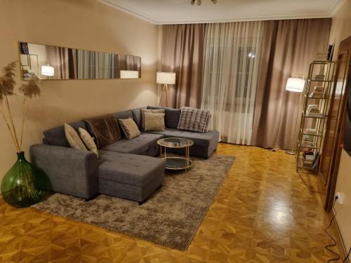  Villa with private Sauna and Jacuzzi, 8 min from Schloss Schöbrunn in Wien