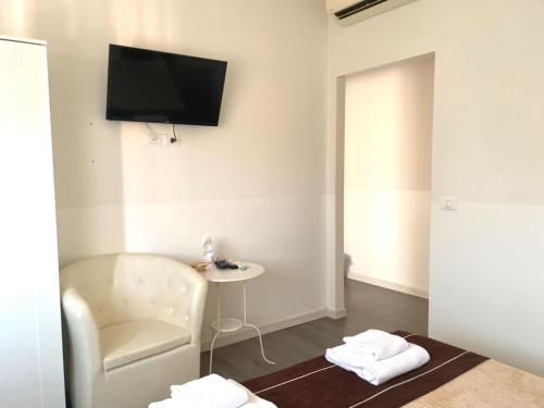 Double Room image 2