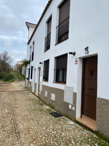 Alojamiento La Tana in Fuenteheridos