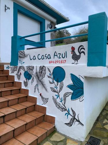 LA CASA AZUL, en plena naturaleza con Piscina, jardín, barbacoa, saltador y acceso al río Asón