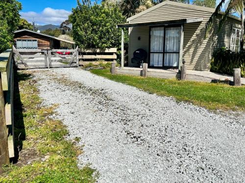 Bay Cottage - Takaka Holiday Unit