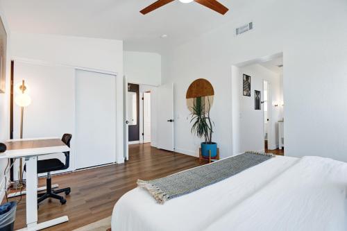 IndyOasis: pool*spa*games*BBQ*4BR2BA. Wlk2Festivls IndyOasis: pool*spa*games*BBQ*4BR2BA. Wlk2Festivls