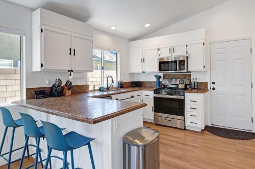 IndyOasis: pool*spa*games*BBQ*4BR2BA. Wlk2Festivls IndyOasis: pool*spa*games*BBQ*4BR2BA. Wlk2Festivls