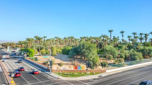 IndyOasis: pool*spa*games*BBQ*4BR2BA. Wlk2Festivls IndyOasis: pool*spa*games*BBQ*4BR2BA. Wlk2Festivls