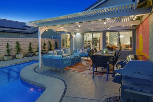 IndyOasis: pool*spa*games*BBQ*4BR2BA. Wlk2Festivls IndyOasis: pool*spa*games*BBQ*4BR2BA. Wlk2Festivls