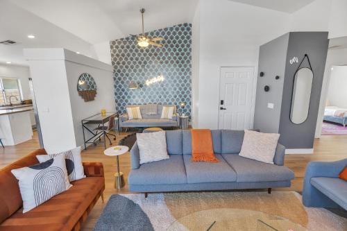 IndyOasis: pool*spa*games*BBQ*4BR2BA. Wlk2Festivls IndyOasis: pool*spa*games*BBQ*4BR2BA. Wlk2Festivls