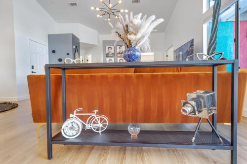 IndyOasis: pool*spa*games*BBQ*4BR2BA. Wlk2Festivls IndyOasis: pool*spa*games*BBQ*4BR2BA. Wlk2Festivls