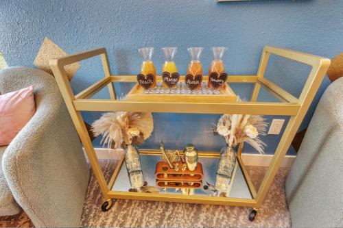 IndyOasis: pool*spa*games*BBQ*4BR2BA. Wlk2Festivls IndyOasis: pool*spa*games*BBQ*4BR2BA. Wlk2Festivls