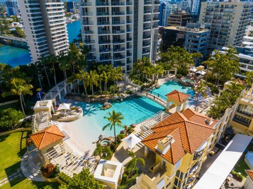 Chevron Big Family 3BRM, 3 Pools, Gym, Sauna, Spa.