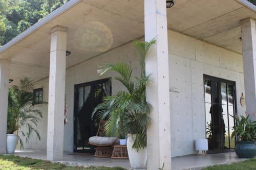 Inngang, The Serene House Bed & Breakfast in Luquillo