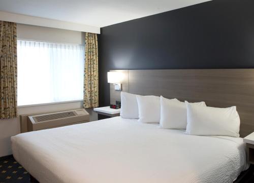 Days Inn by Wyndham Kelowna