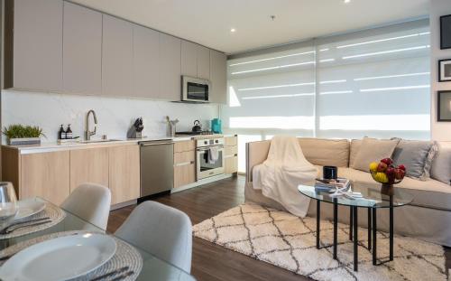 Stylish Condo By The Beach, Los Angeles