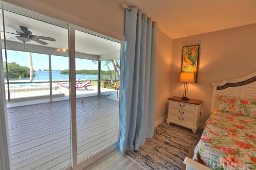 Oceanfront home with heated pool in Sarasota, USA