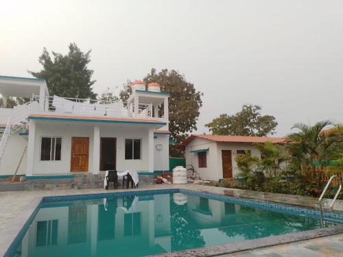 Mohor Retreat