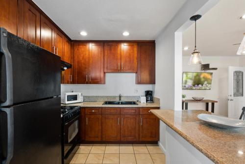 WindnSea Beach Perfection - Walk2Beach, Pet Friendly & Parking in San Diego, USA