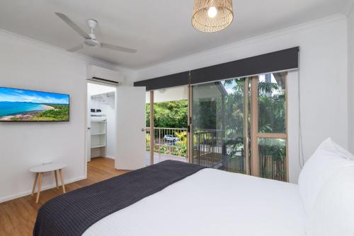 Apartment with Balcony image 9