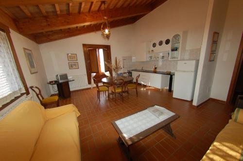 Apartment with Balcony (5 Adults) - Carducci