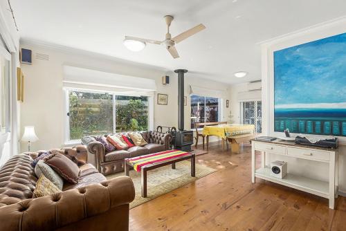 Golden Bouy Golden Bouy