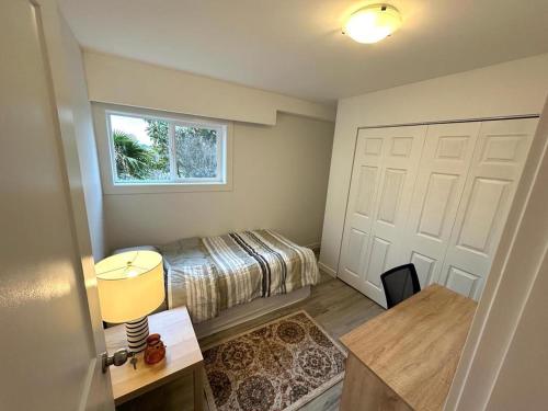 Cozy Upgraded Suite W Private Parking & Hot tub in Victoria, Canada