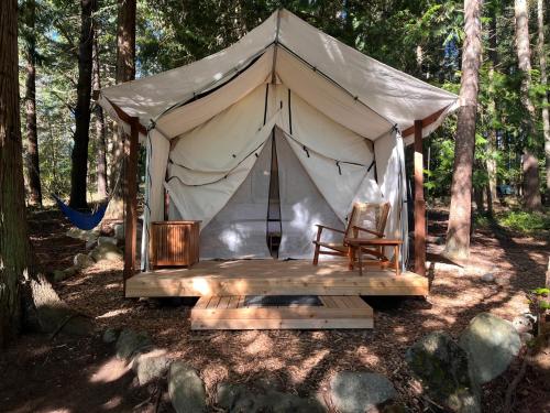 Lopez Farm Cottages & Tent Camping