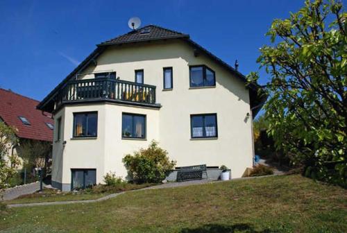 großes Ferienhaus mit Terrasse am Granitzwald