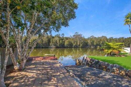 Instalaciones, Easygoing Poolside Relaxation on Wyong River in Wyong
