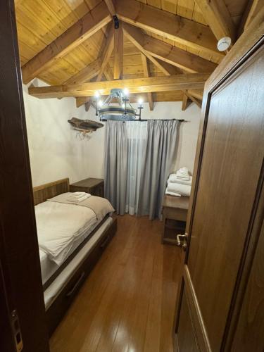 510599311 Hotel Ambassador Voskopojë