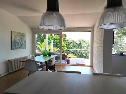 Iekārtas, Casa Can Bellavista Barcelona town house in Premia de Dalt