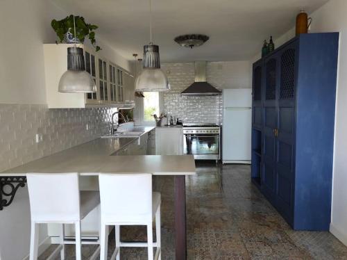 virtuve, Casa Can Bellavista Barcelona town house in Premia de Dalt