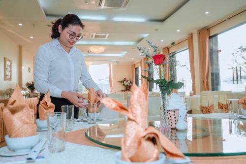 Hung Long Harbour Hotel Cat Ba Island Vietnam