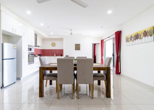 Executive Suite with Pool & Gym, 2 car parks, Darwin (foto 4)