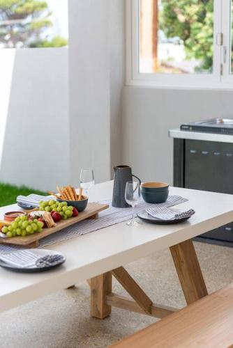 The Elements l Air l 4 Stunning Apartments each with Private Outdoor Dining l Walk to the Beach l Ev in Christies Beach
