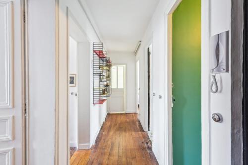 Spacious apartement 'Canal Saint Martin' for 6 by Weekome, Paris (photo 10)