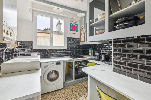 Spacious apartement 'Canal Saint Martin' for 6 by Weekome, Paris (photo 8)