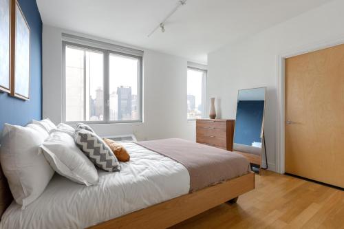 Midtown W 2BR w Gym Pools WD Doorman NYC-360, New York (Foto 9)