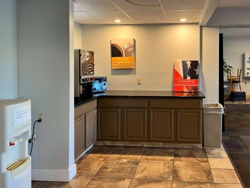 Studio 6 Suites Springfield OH - image 5